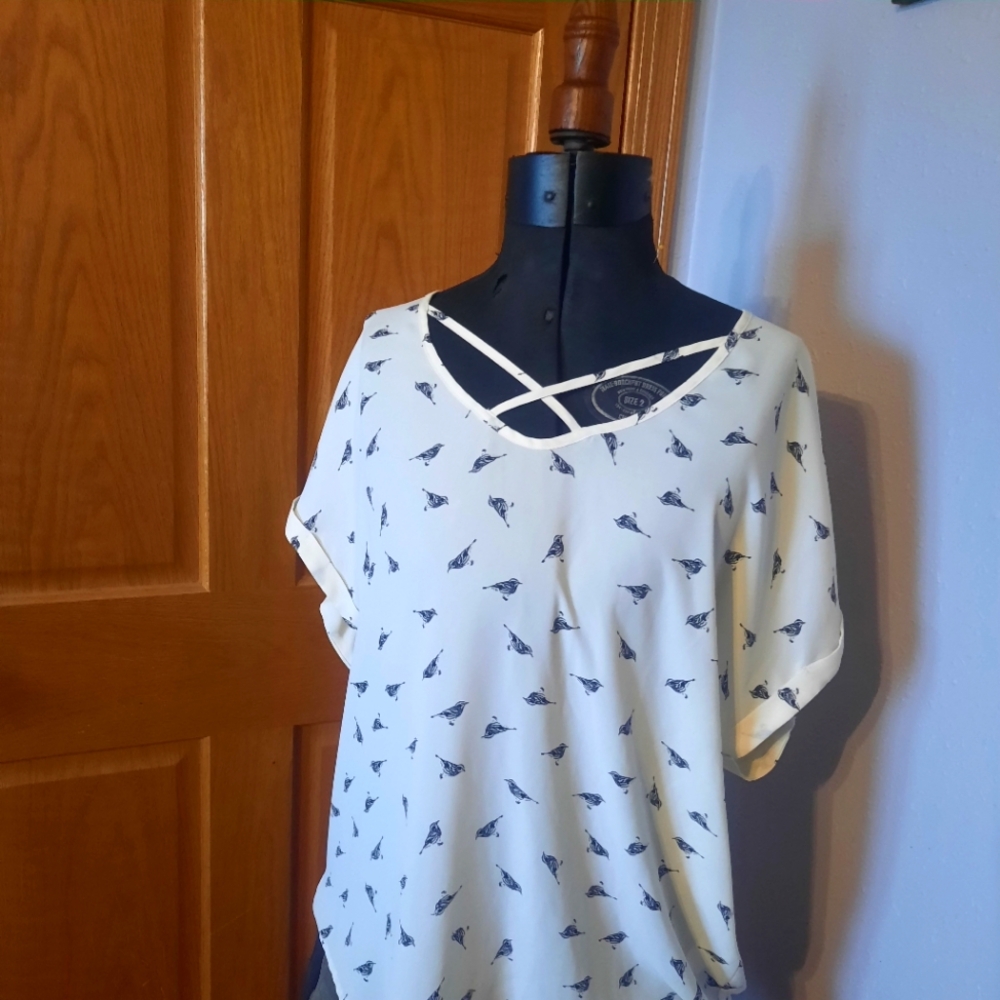 Medium Short Sleeve Blouse Birds